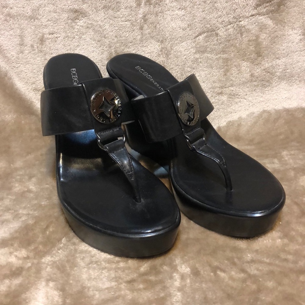 BCBGeneration black Wedge thong flip flops